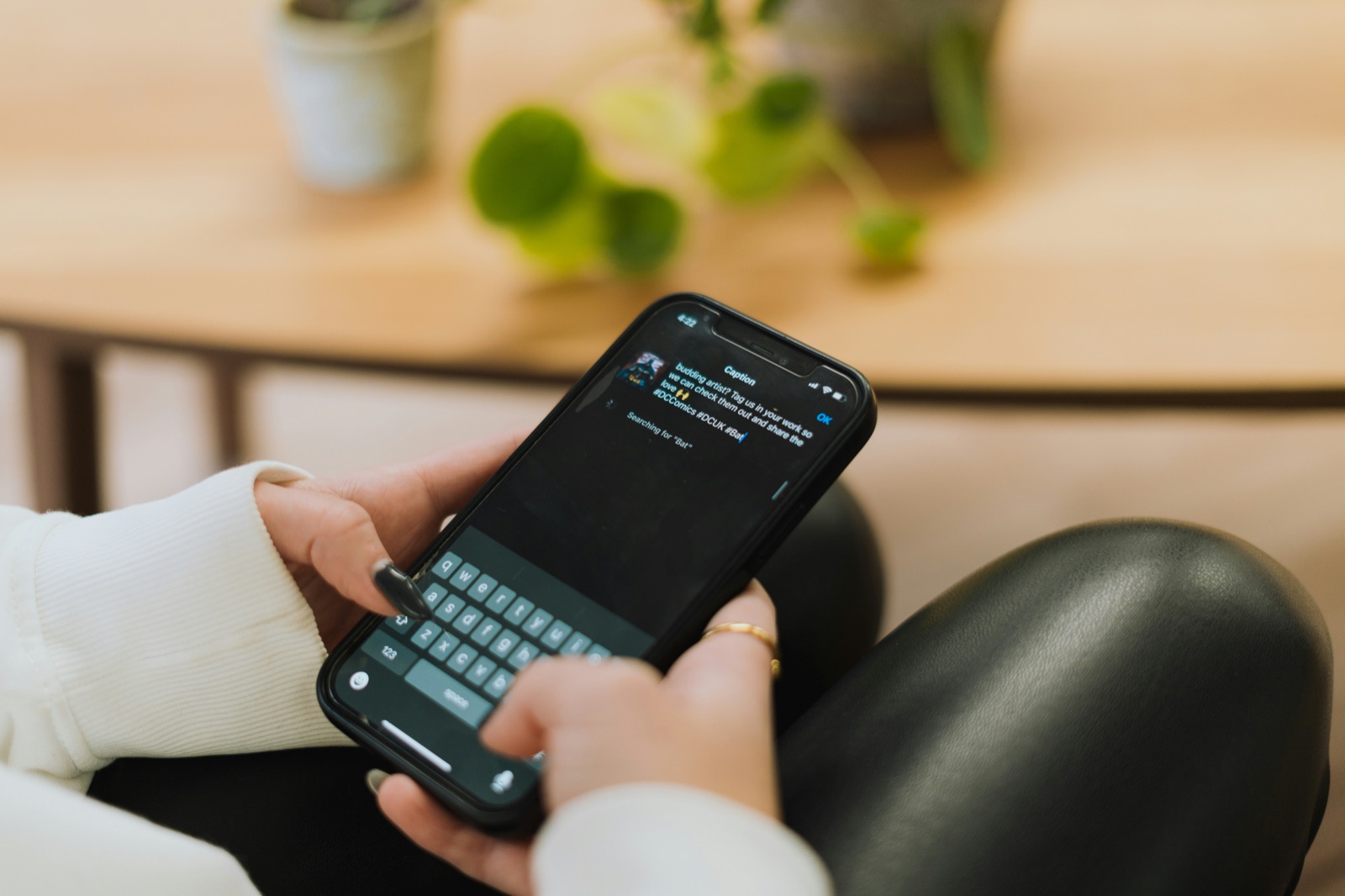Double Texting: When a Second Message Makes Sense, a guide from RIZZER